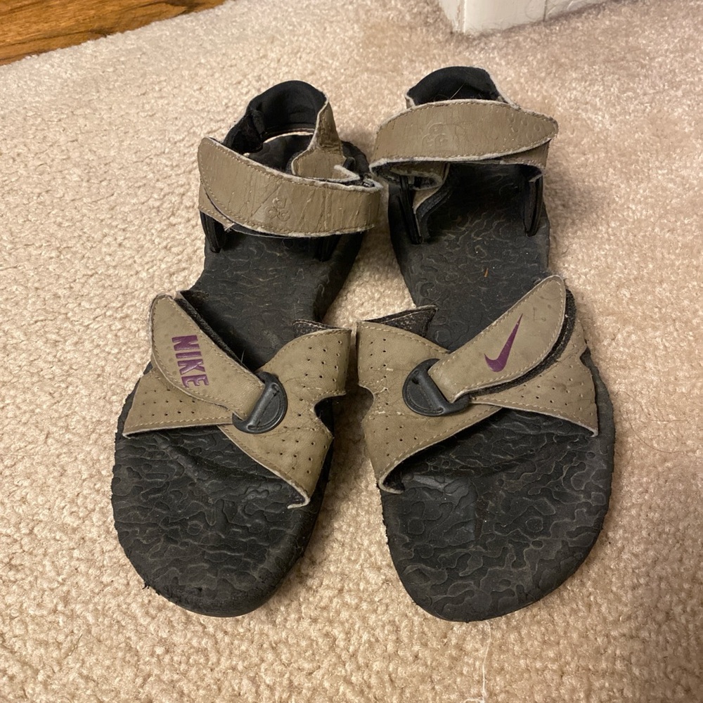 Nike Air Deschutz vintage sandals